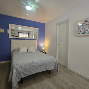 https://apartamento-en-torremolinos-plaza-de-andalucia.es-andalucia.com